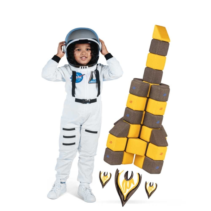 kosmo-girl-rocket-1.jpg
