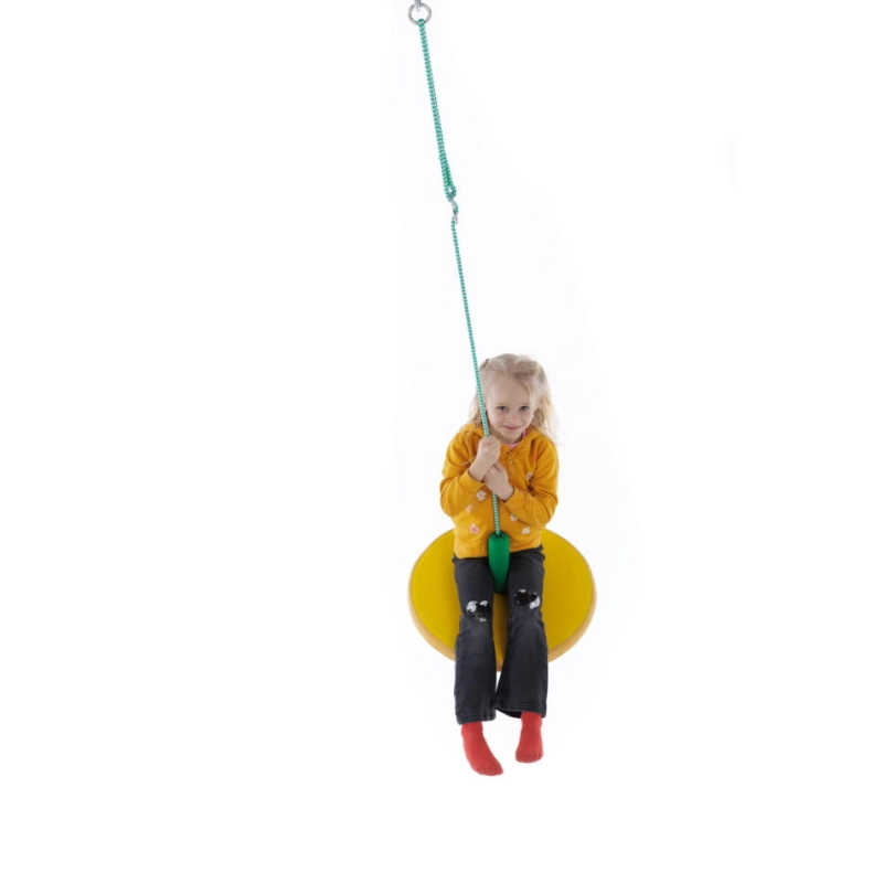 Dziecko ćwiczące na materiałowej huśtawce sensorycznej 50 cm – terapia SI
