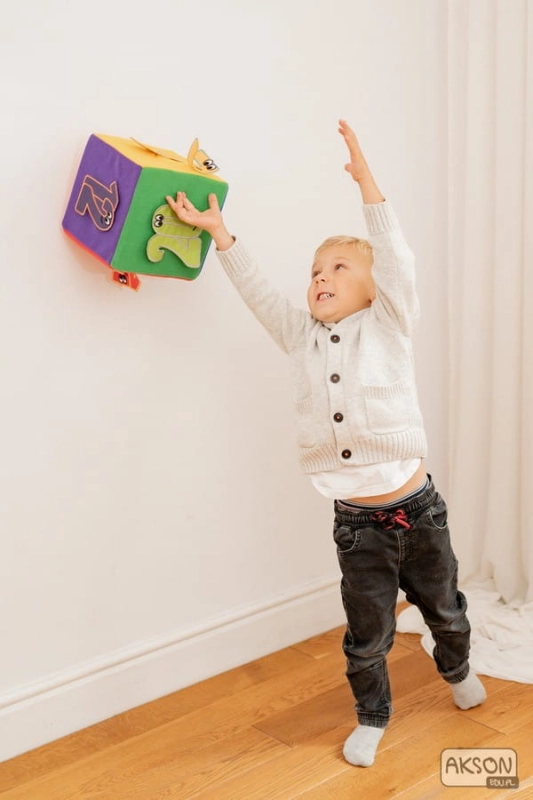 Kostka edukacyjna na rzepy 20 cm