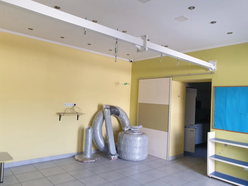 Stalowa belka podsufitowa od 5m do 6m – profesjonalne podwiesie do sprzętu SI.