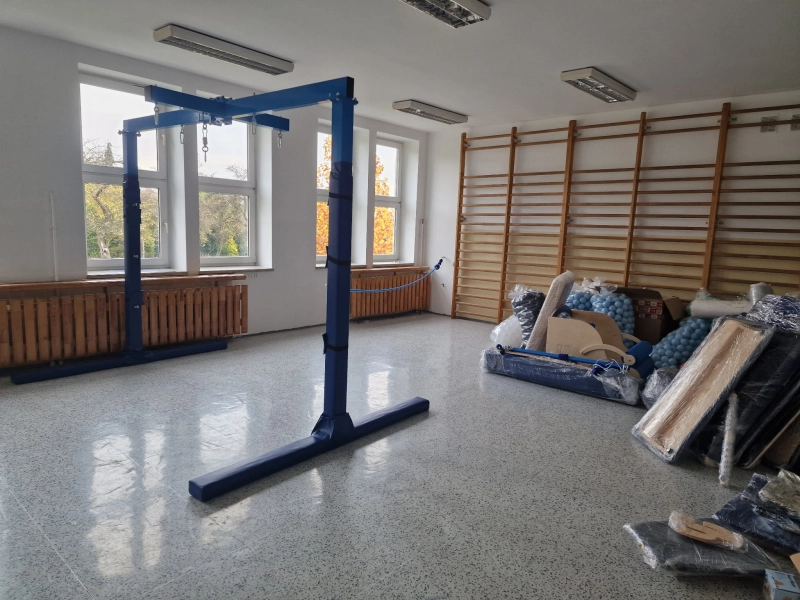Granatowa rama stalowa wolnostojąca do 3m – kompletny stelaż podwieszany SI.