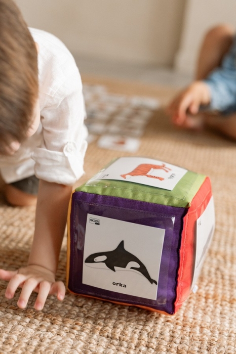 Zestaw Kostka Edukacyjna z kieszeniami + 78 kart zwierzęta PL
