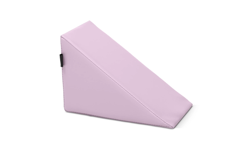 Klin rehabilitacyjny 30×15×21 cm – kolor pudrowy róż