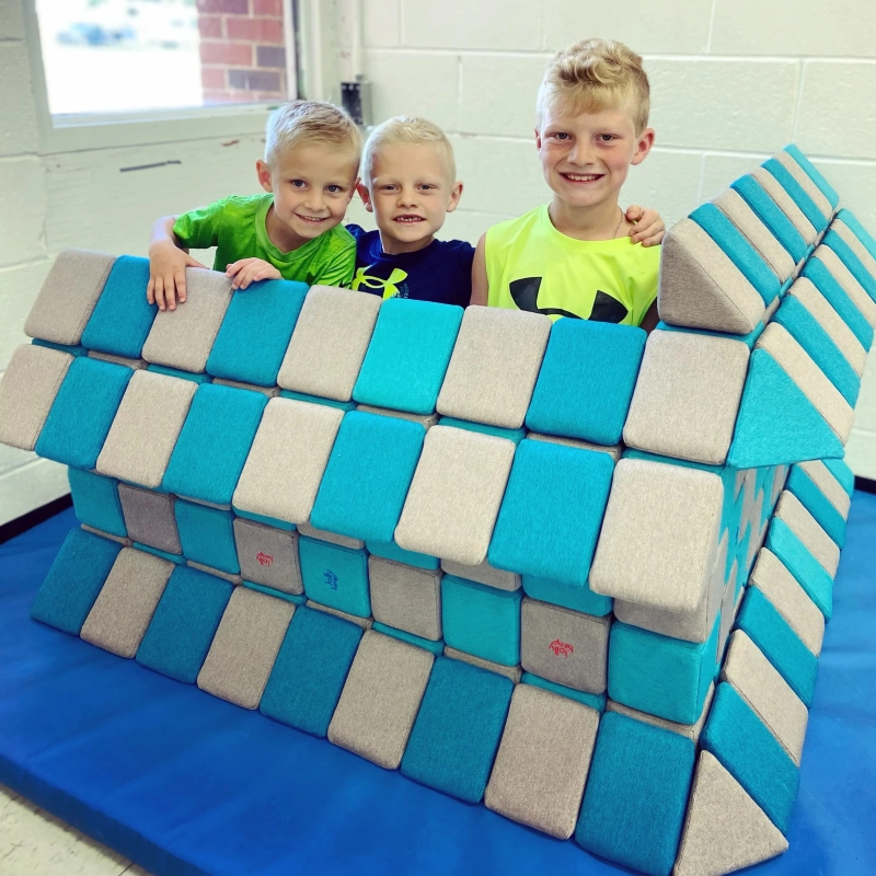 Zestaw klocków magnetycznych Fun JollyHeap – 300 dużych piankowych klocków.