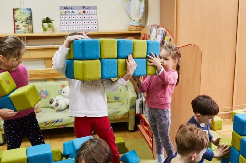 Zestaw klocków magnetycznych Fun JollyHeap – 300 dużych piankowych klocków.